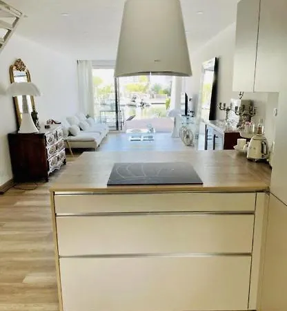 Holiday home Marina Port Camargue Appontement Bateau