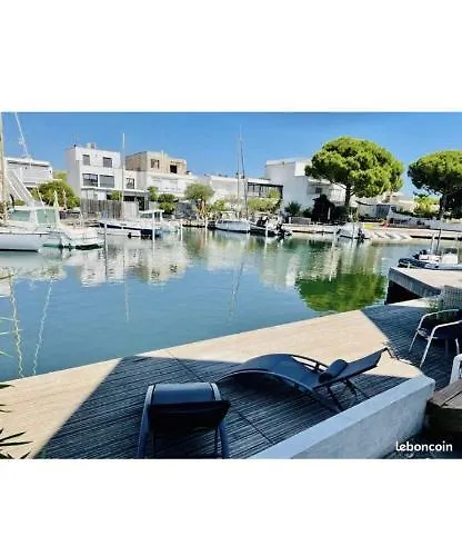 Marina Port Camargue Appontement Bateau